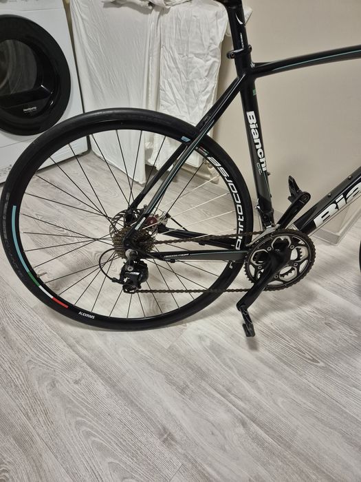 Bicicleta cursiera BIANCHI Impulso,frane disc,2x11v, shimano 105