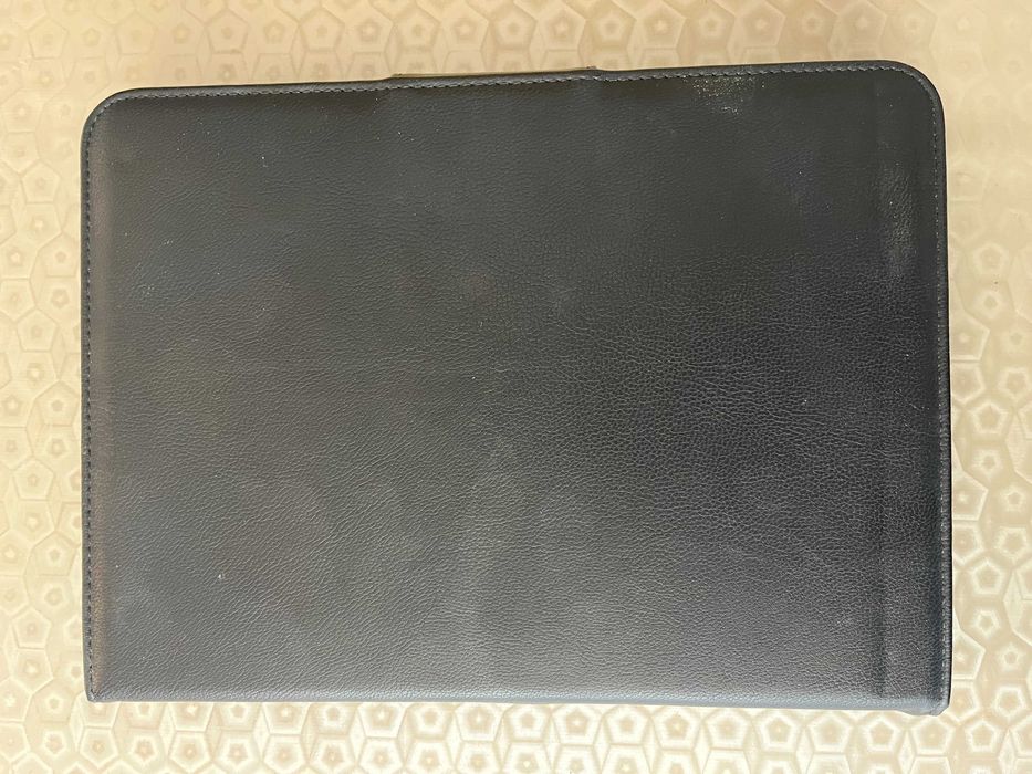 Tableta Samsung Galaxy Tab4 (T535) cu tastatura bluetooth