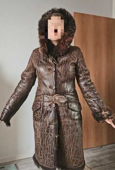 Продам женскую дублёнку (б/у), тёплую и удобную, носилась аккуратно.