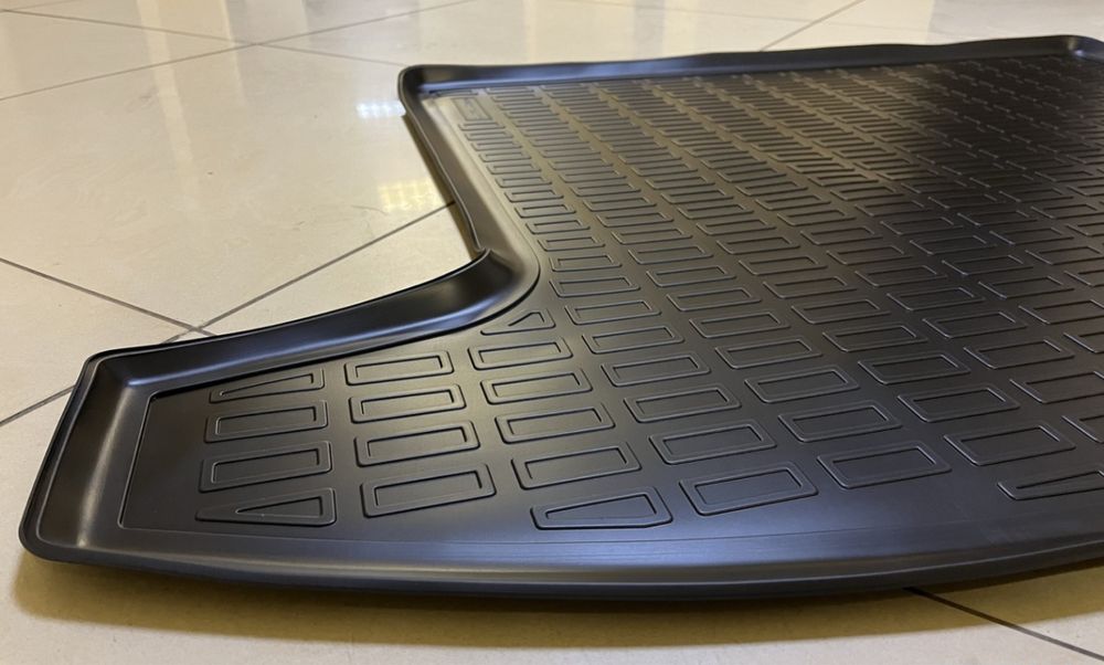 Коврики (полики) в багажник, широкий ассортимент