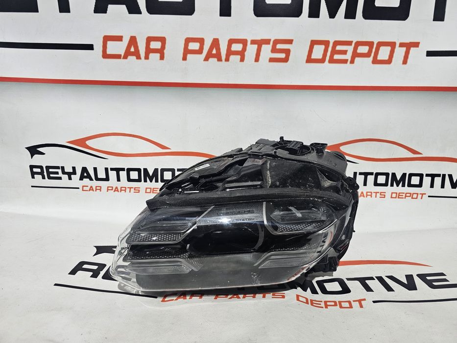 Far stanga matrix led Porsche Taycan cod 9J1941059G