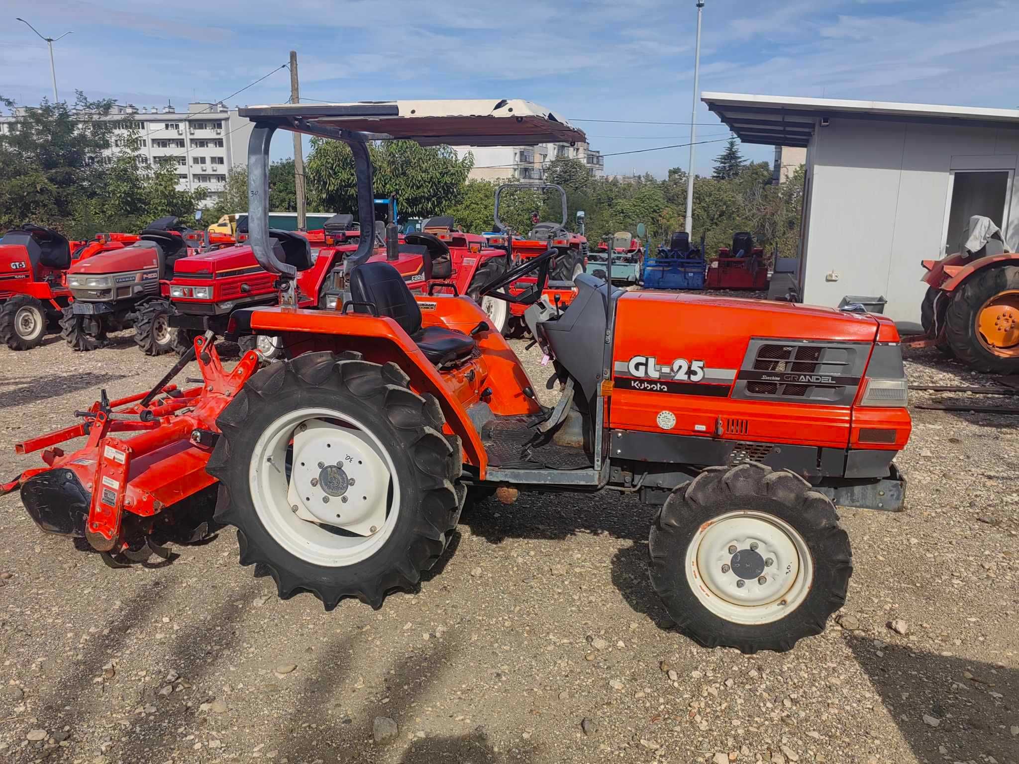 Трактор KUBOTA GL25 4x4