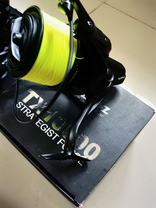 4 Mulinetae Crap Pro Fl Strategist Force Tx 10000 Ca noi!