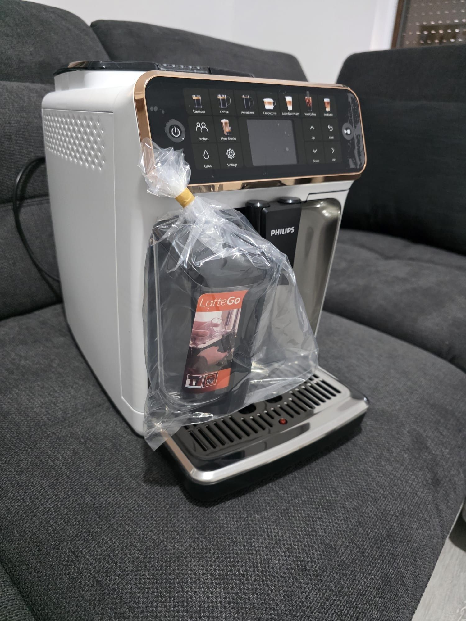 Espressor automat Philips seria 5500 ediție limitată
