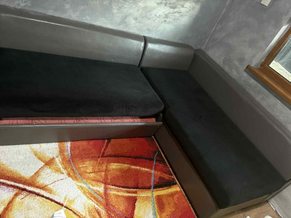 Продавам диван с опция сън и ракла