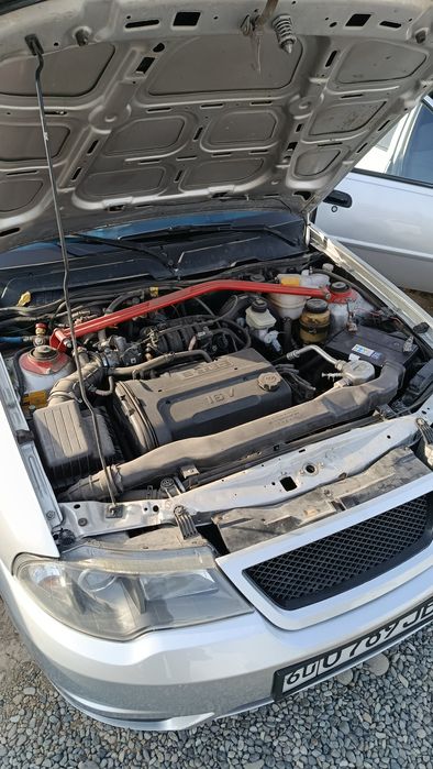 Nexia 2 sotiladi 2014 yil 1.6 konder 531000 km