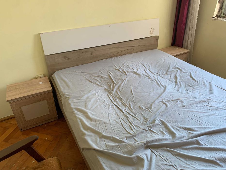 Pat matrimonial 160x200 si 2 noptiere + saltea