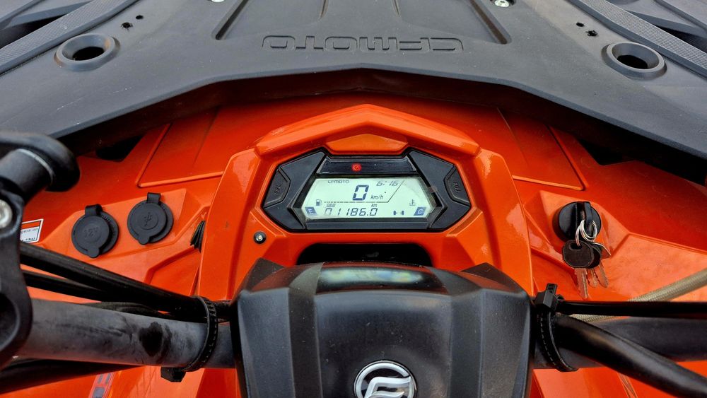 Cfmoto 450L Touring an 2022 , 1100km , L7e  acte Germania