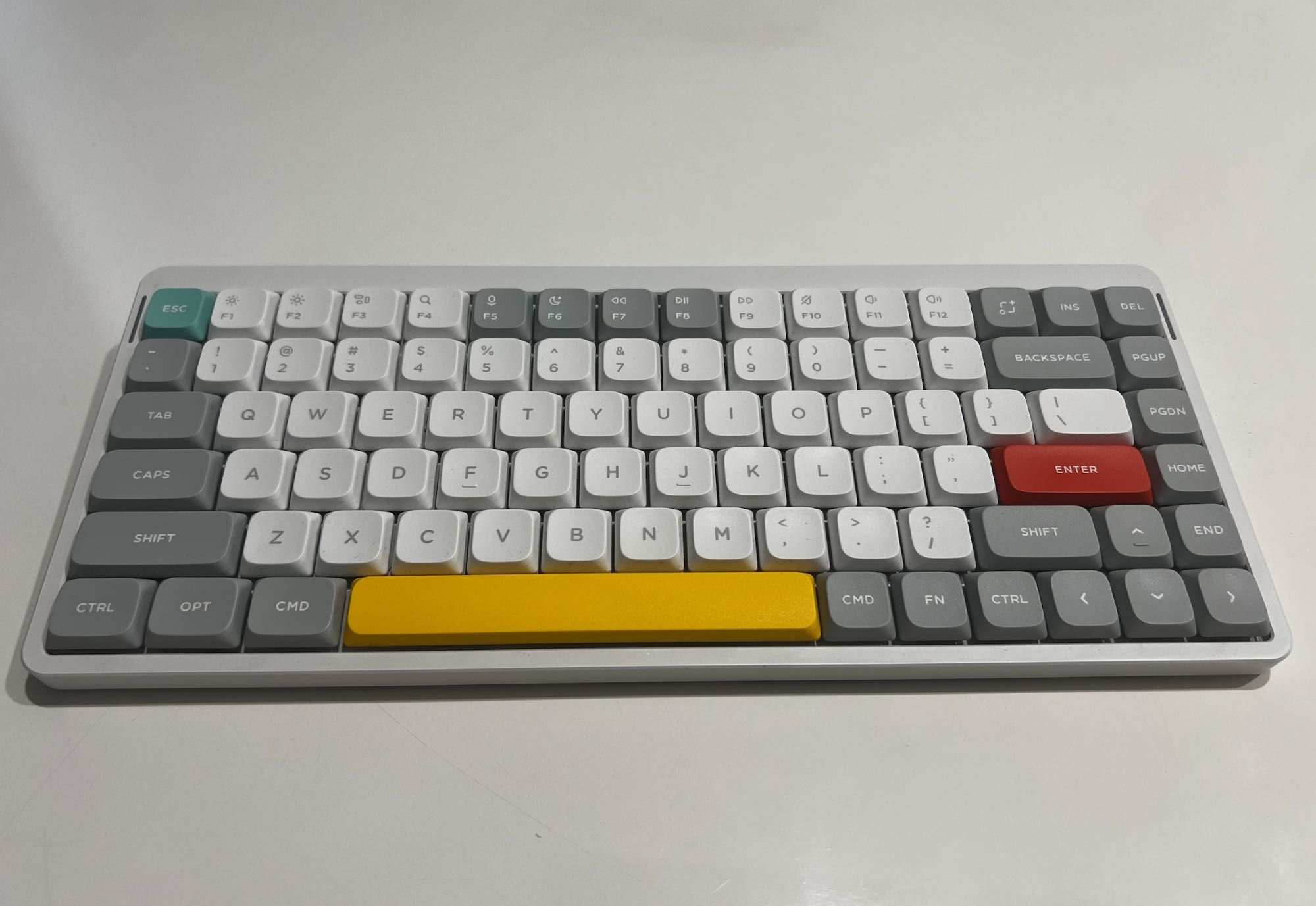 Nuphy Air75 V2, Gateron Red Mechanical, Ionic White