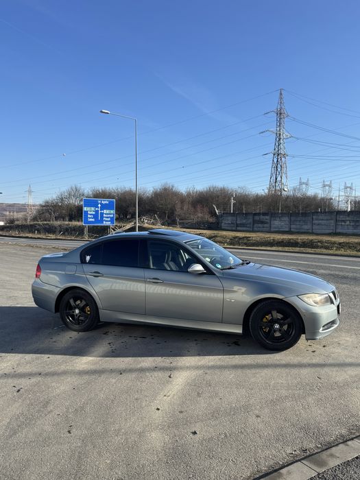 BMW E90 320i  Sedan