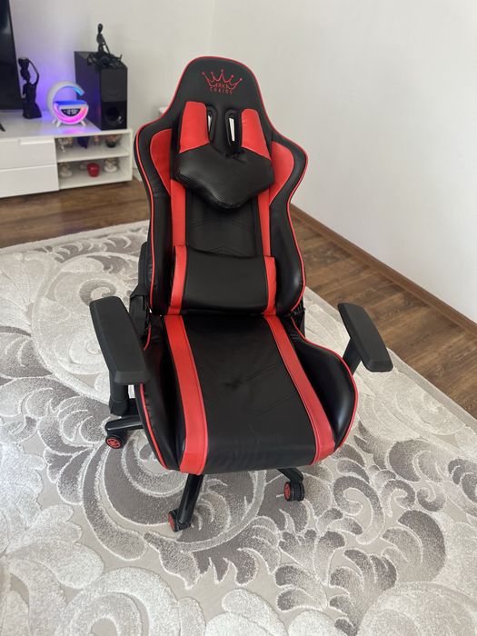 Scaun de gaming cu boxe