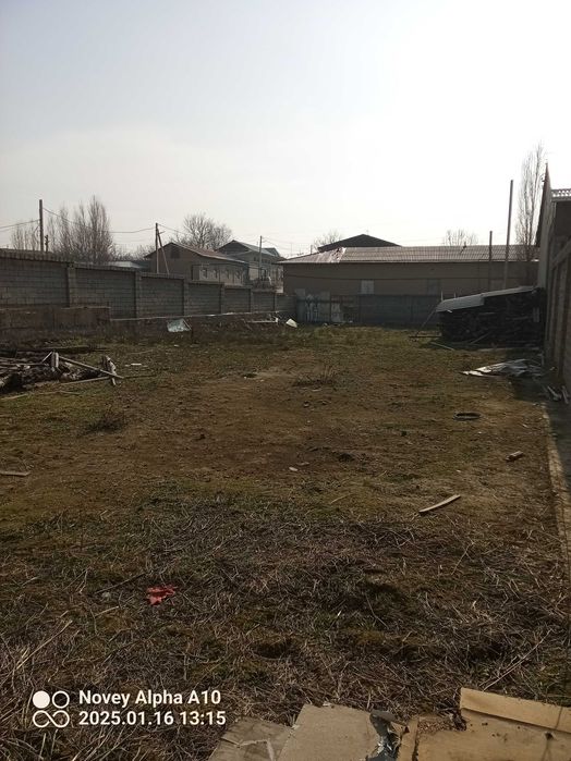 Yer uchastka suv svet gaz bor maktab boxcha piyoda 10 daq masjid 5 daq