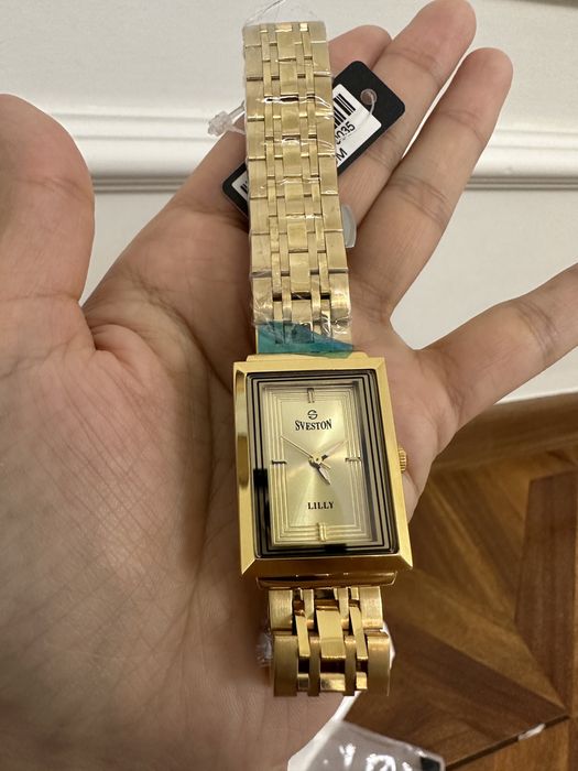 Продам часы новые