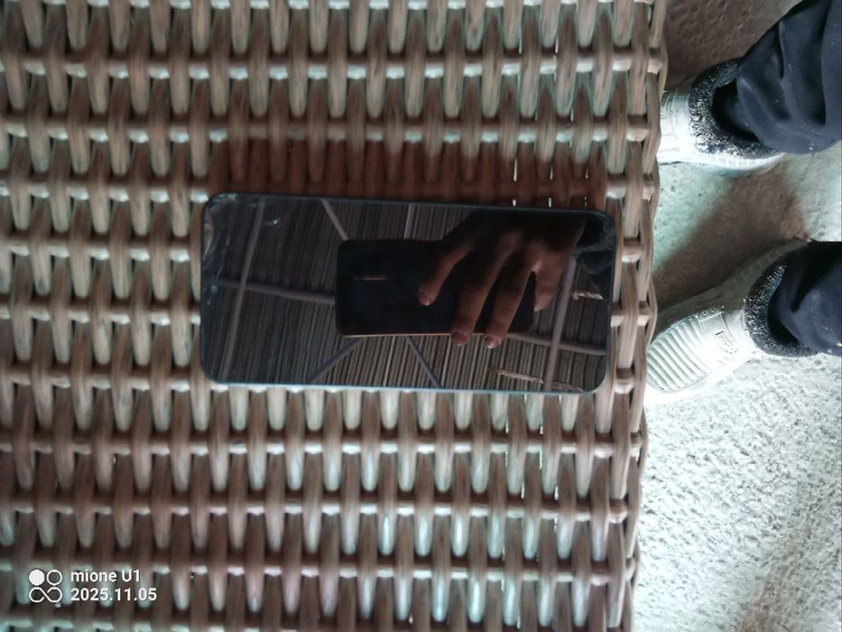 Redmi 15c ekran zashitnigi ozroq singan