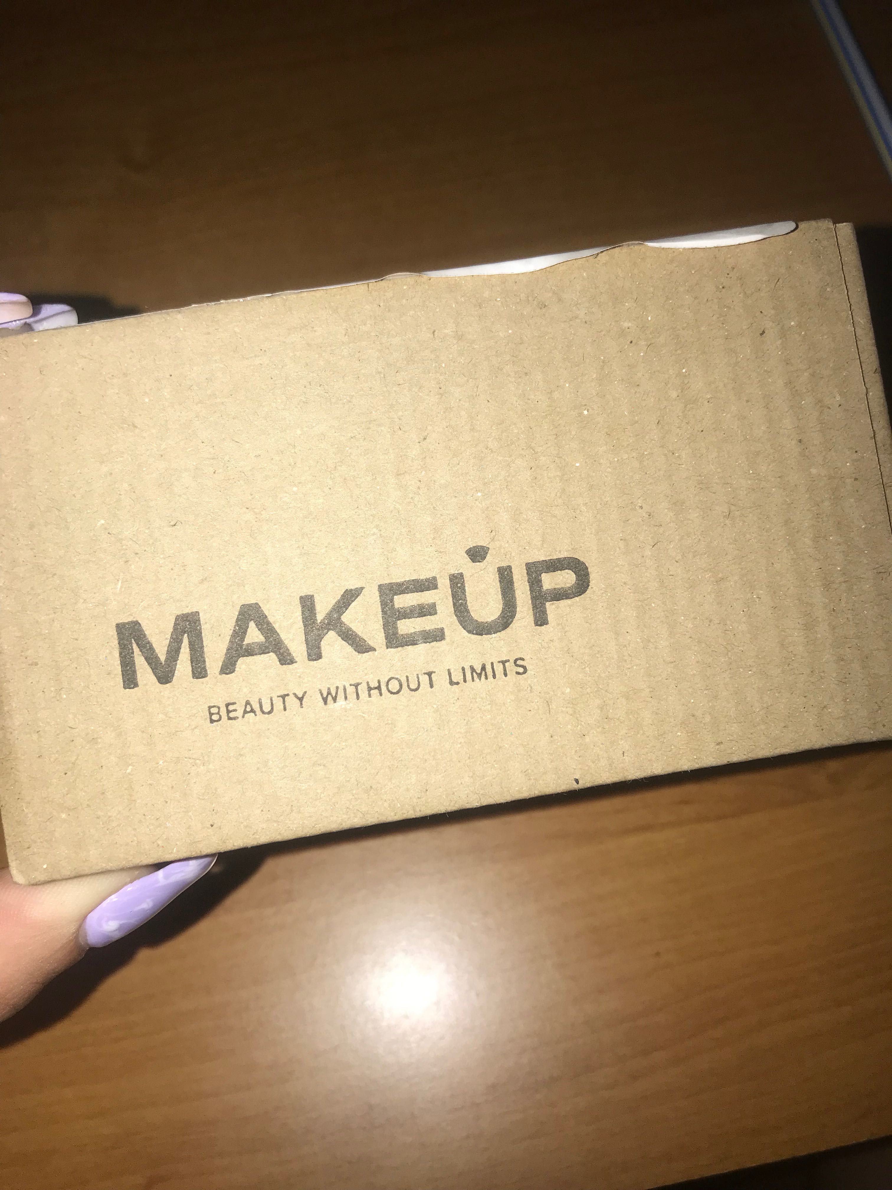 Фиксираща насипна пудра за лице- Laura Mercier Translucent Powder
