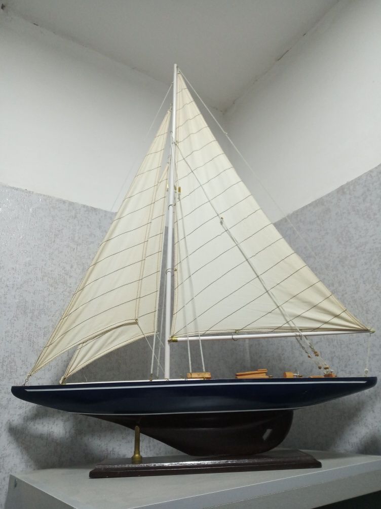 Модель яхты коллекционная из Германии ,возм обмен