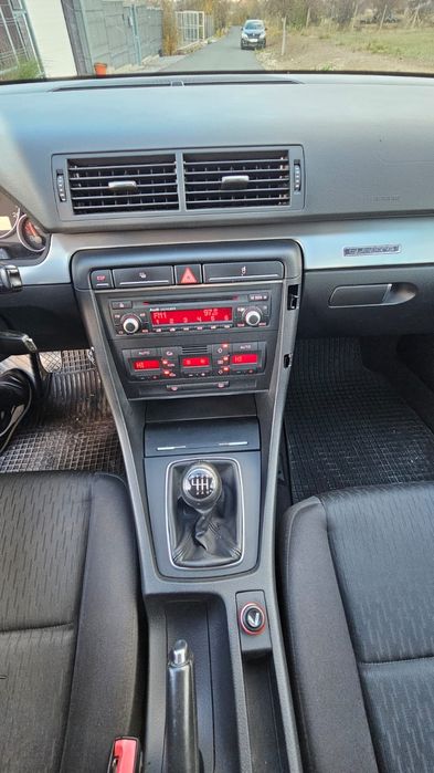 Vând Audi A4b7 2.0D,Quattro