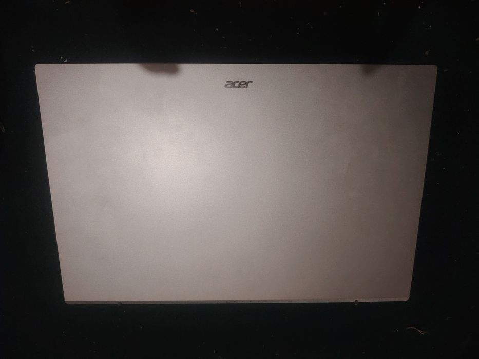 Acer noutbuk yangidek