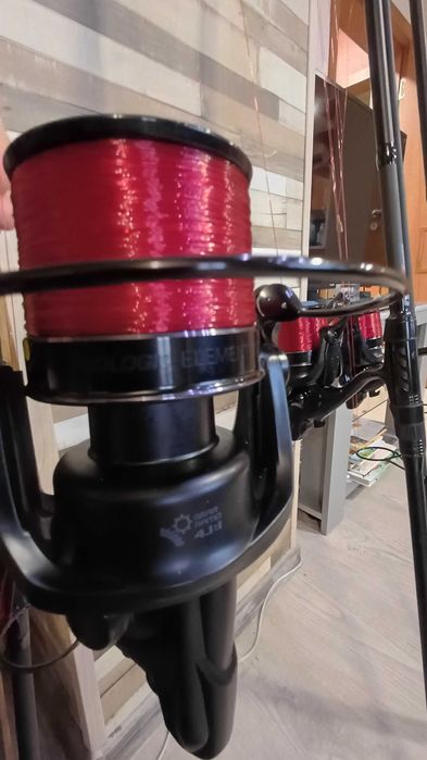 Продавам PROLOGIC три въдици с макарите и калъф чисто нови