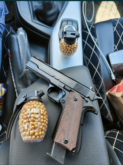 Airsoft GUN C8 Pistol Full Metal Propulsie Arc + Bile ABS 500buc