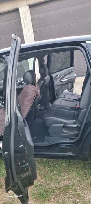 Vând urgent Ford S-Max  an 2012 la schimb cu iveco basculabil 2.8d 3.0