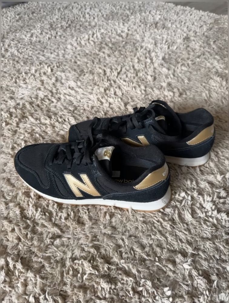 Vand adidasi New Balance noi