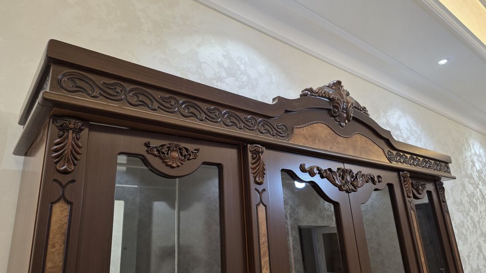 Stenka shkaf sotiladi