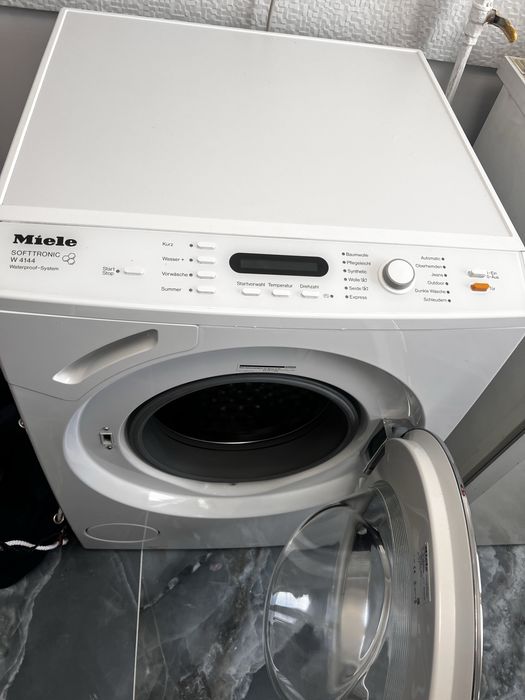 Vand masina de spalat Miele softronic