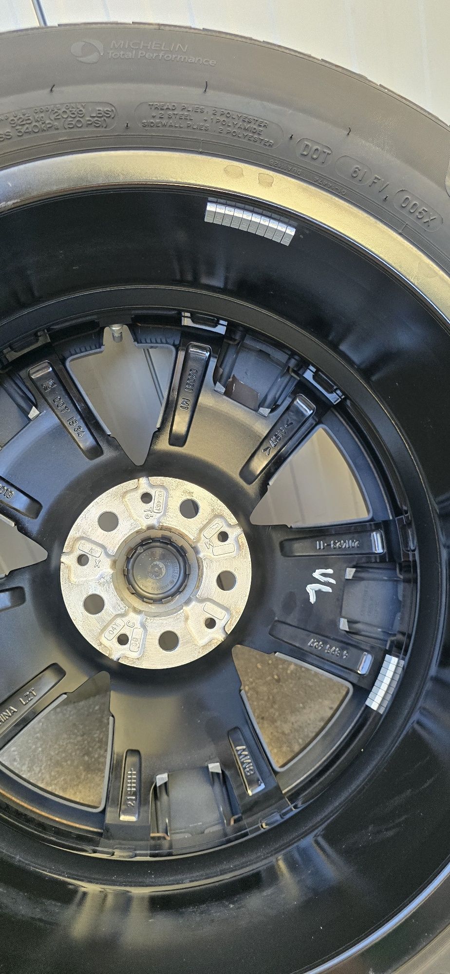 Оригинални 19" джанти BMW с гуми Michelin + TPMS – iX3 / X3 / X4