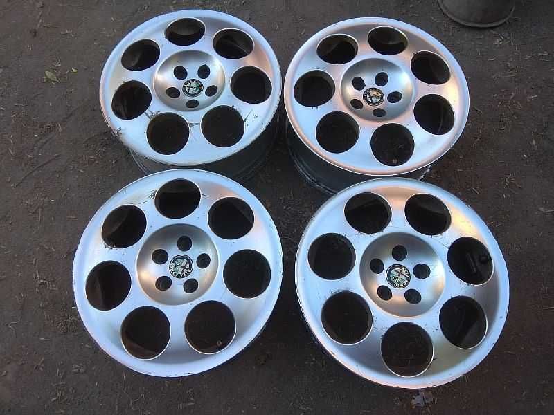 Продам оригинальные легкосплавные диски на Alfa Romeo