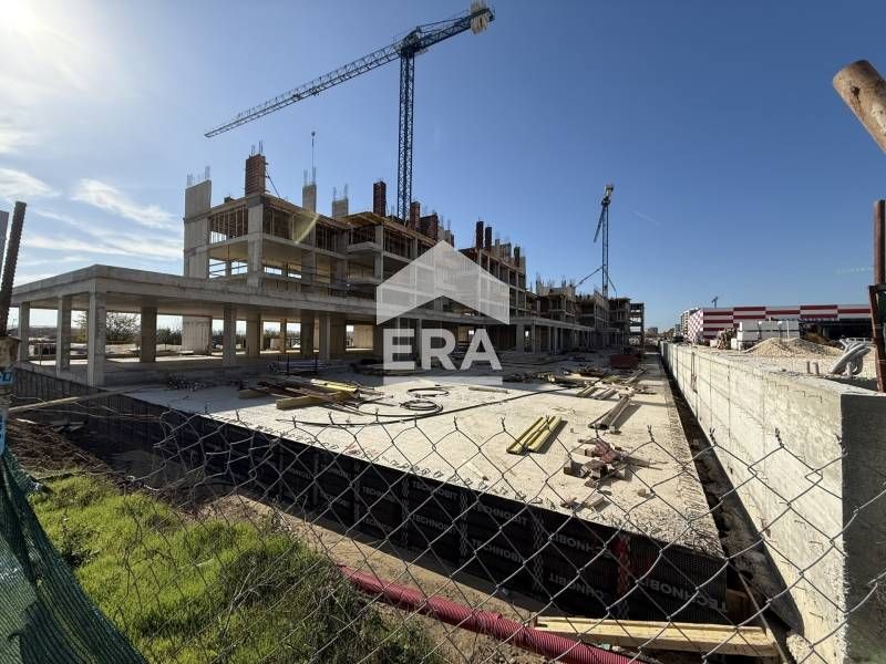 Тристаен апартамент за продажба, с голяма дневна, в новострояща се сгр