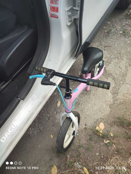 Vând bicicleta fără pedale copii