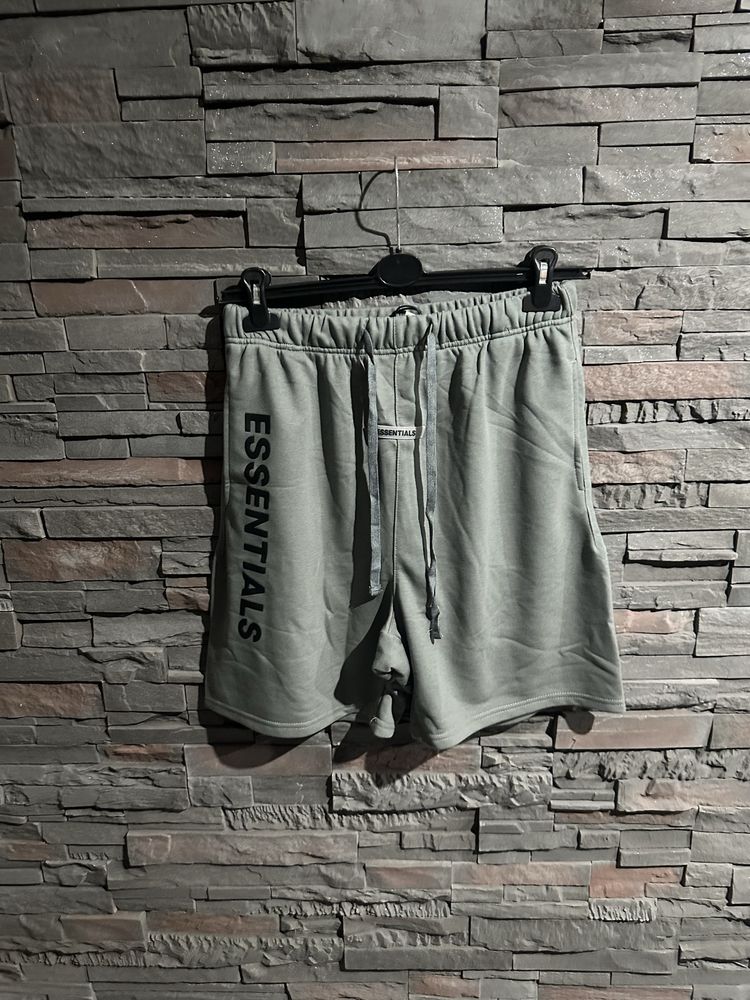 Pantaloni scurti essentials