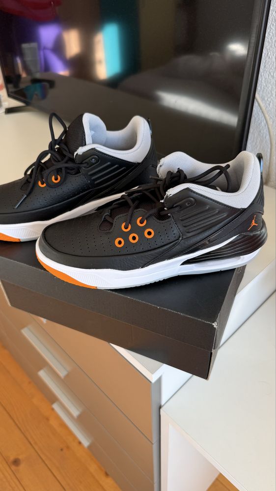 Чисто нови маратонки Nike Air Jordan