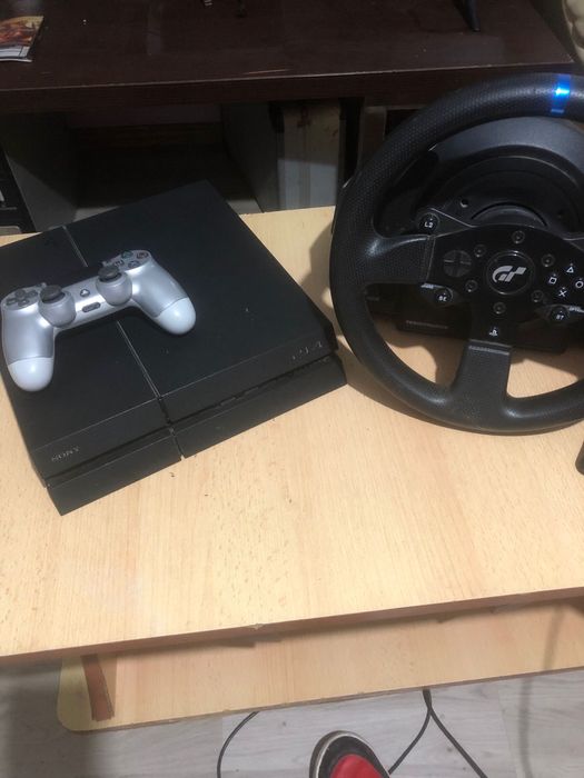Playstation 4 plus volan trustmaster