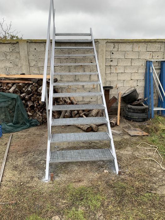 Scari de exterior la orce dimensiune