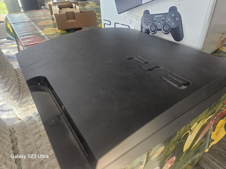 PlayStation 3 Slim – 500 GB | 2 контролера | С кутия