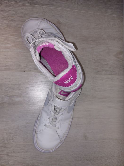Маратонки Nike за момиче