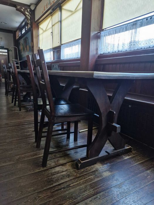 Mese si scaune din lemn masiv second hand