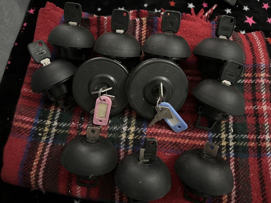 Busoane rezervor Dacia