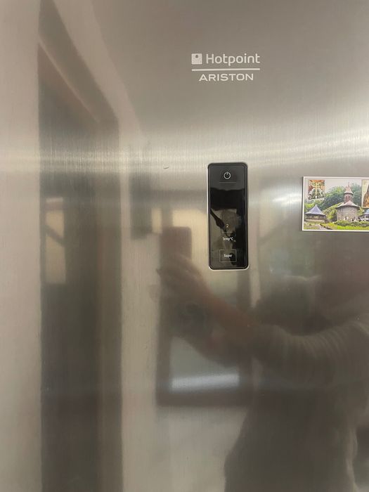 Vand combina frigirifica in 2 usi