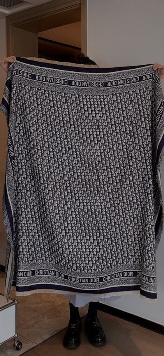 Fular Christian Dior, model 2026, 2 modele