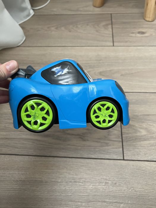 Masina cu lumini si sunet