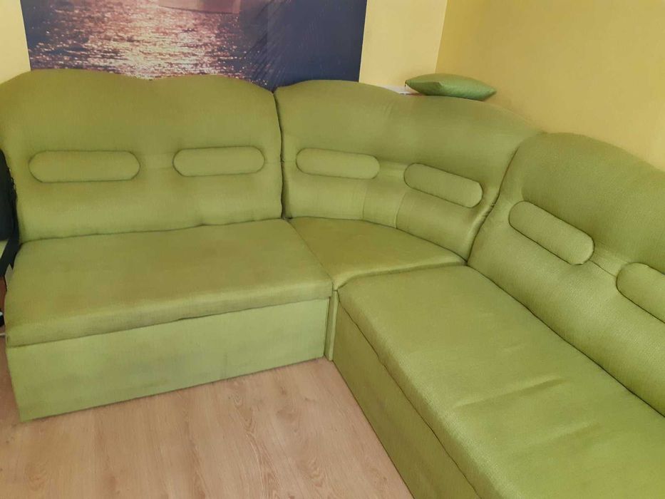Разтегателен ъглов холов диван