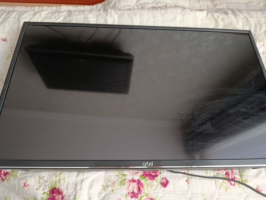 Продам телевизор Artel 32AH90G в хорошем состоянии