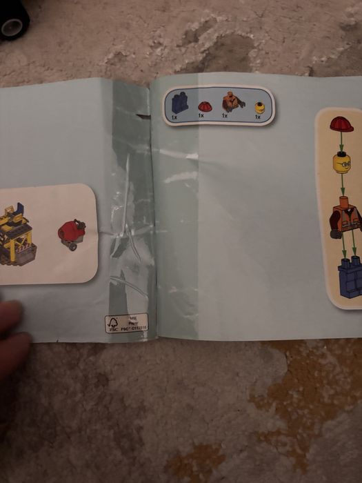 lego 60252 , 126 piese in stare foarte buna
