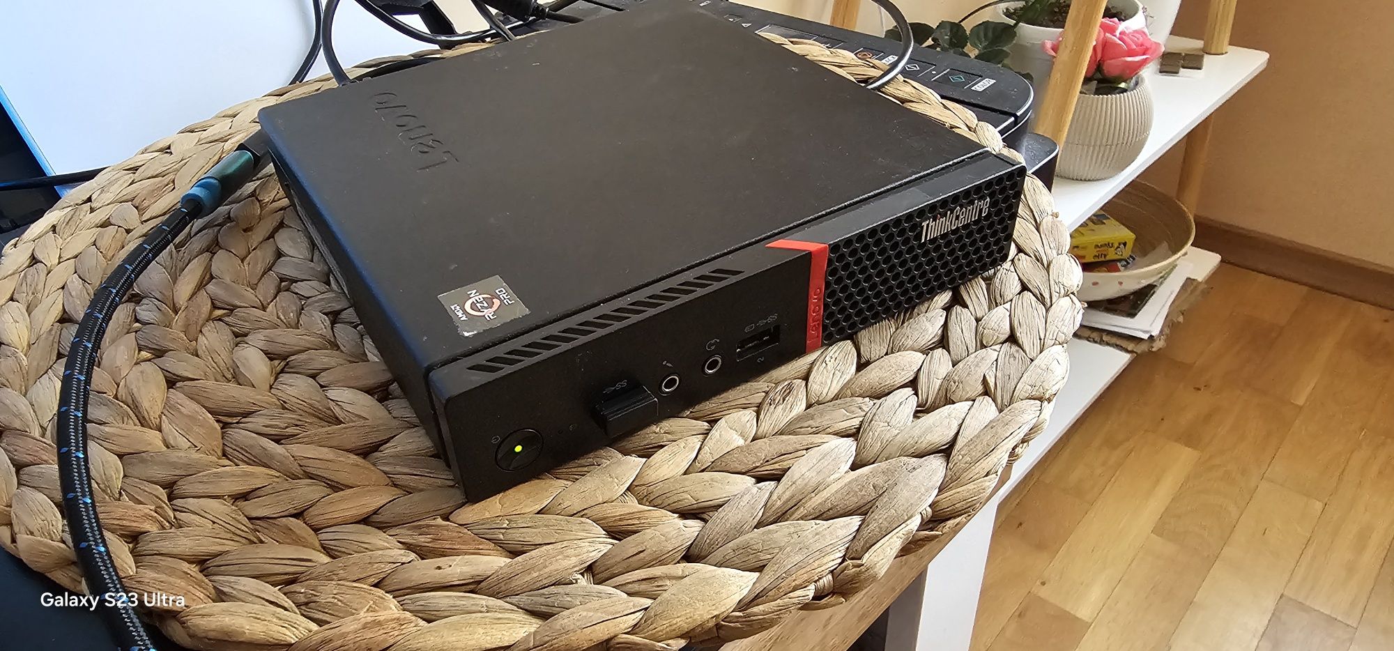 Продавам 5бр мини компютър Lenovo
Lenovo Thinkcentre