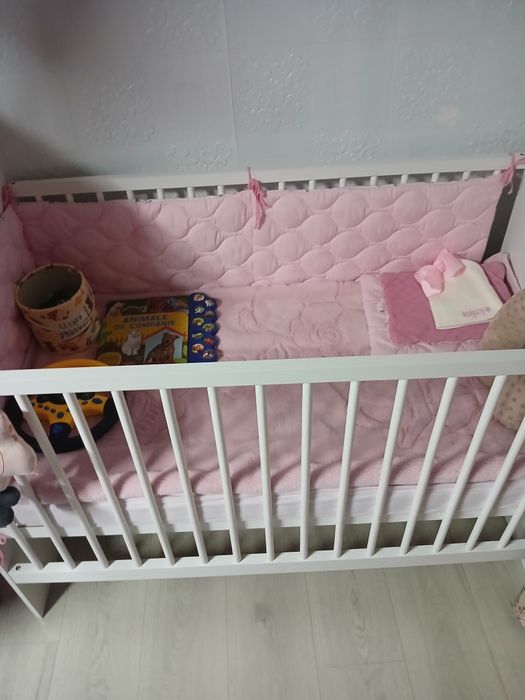 Vând pătuț nou cu tot cu saltea