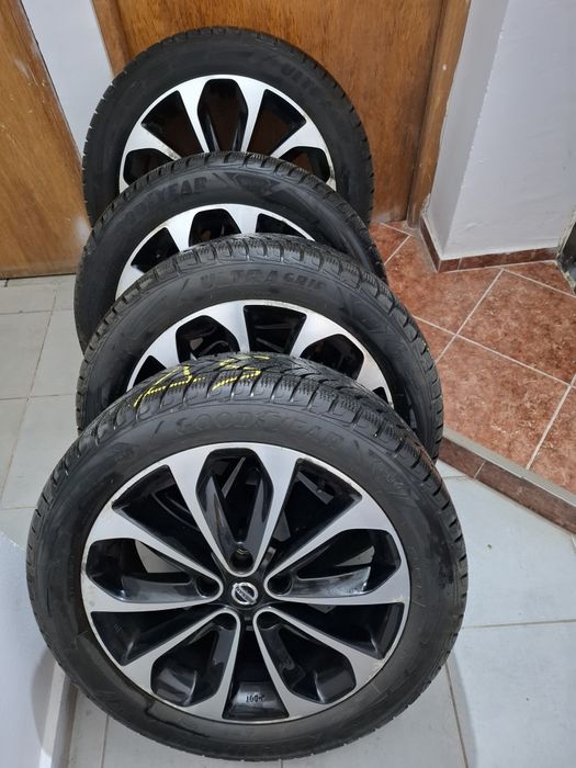 Roți de iarna 215/55 R18 Jante originale NISSAN Anvelope GOODYEAR