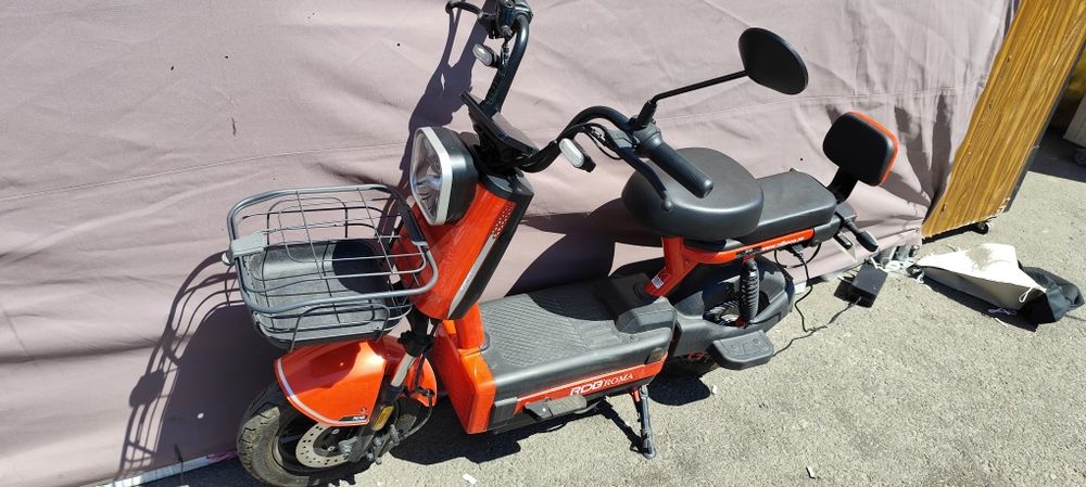 Vând scuter electric nou